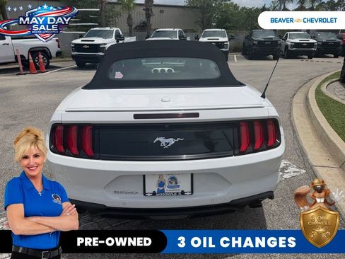 Used 2021 Ford Mustang Premium RWD image 5