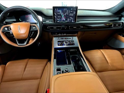 Used 2024 Lincoln Aviator Black Label w/ Jet Package image 13