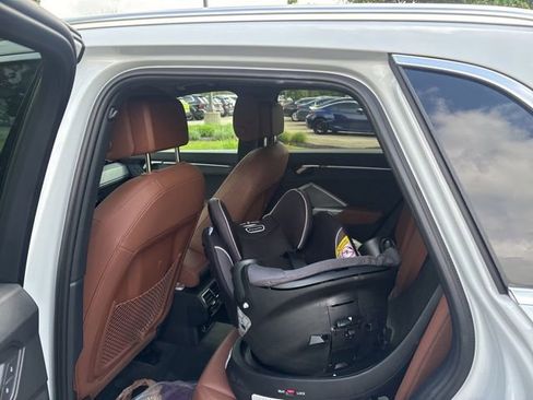 Used 2022 Audi Q3 2.0T Premium Plus w/ Premium Plus Package AWD/4WD image 12