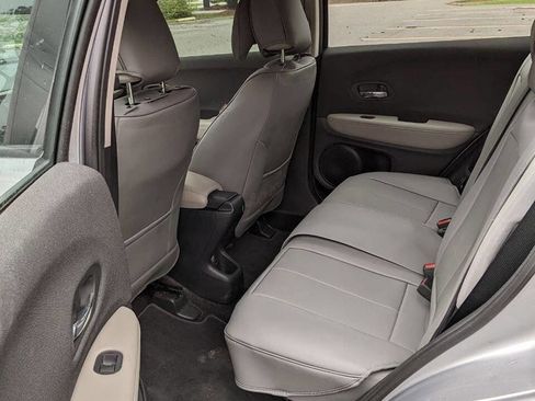 Used 2022 Honda HR-V LX image 10