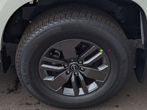 New 2026 Nissan Frontier SV image 7