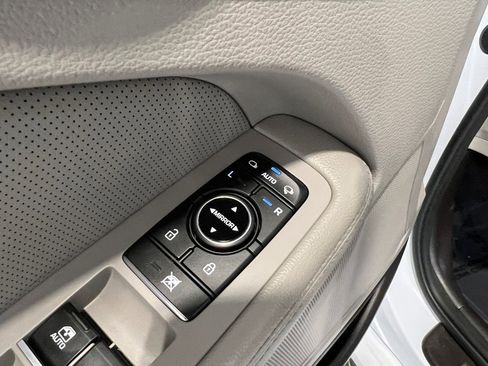 Used 2018 Genesis G80 3.8 image 28