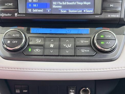 Used 2018 Toyota RAV4 XLE FWD image 43