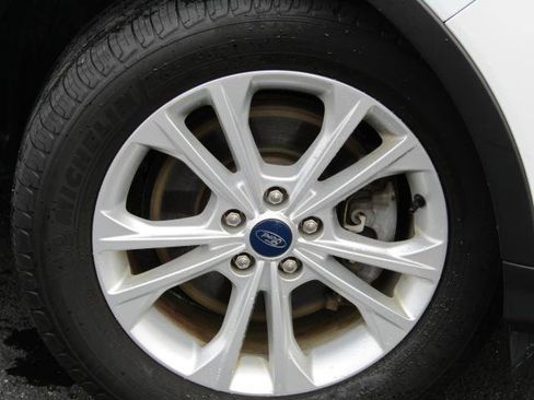 Used 2018 Ford Escape SE image 5