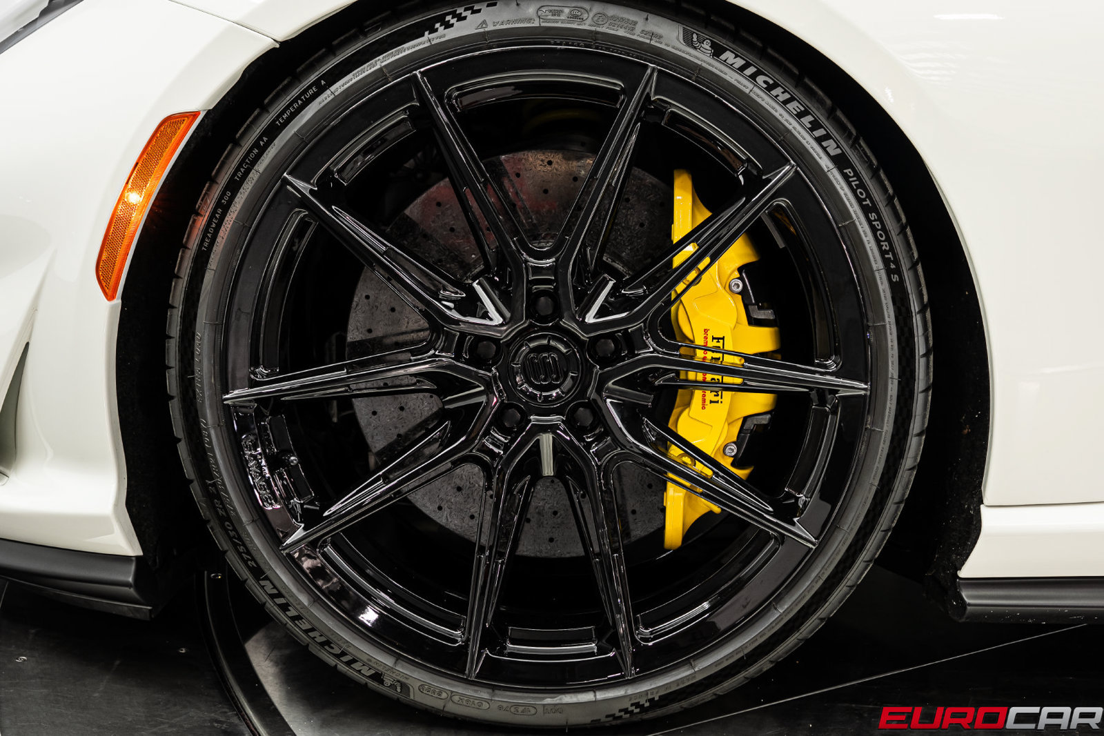 Used 2020 Ferrari 812 Superfast RWD image 23