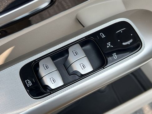 Certified 2025 Mercedes-Benz GLC 300 4MATIC image 13