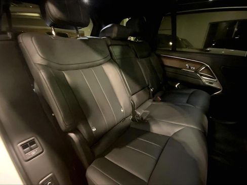 Used 2025 Land Rover Range Rover Long Wheelbase SE image 19