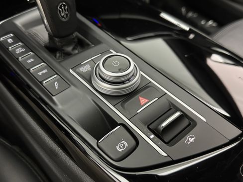 Used 2023 Maserati Levante Modena image 22