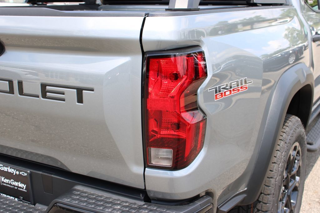 New 2026 Chevrolet Colorado Trail Boss w/ Midnight Edition AWD/4WD image 38