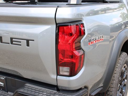 New 2026 Chevrolet Colorado Trail Boss w/ Midnight Edition AWD/4WD image 38