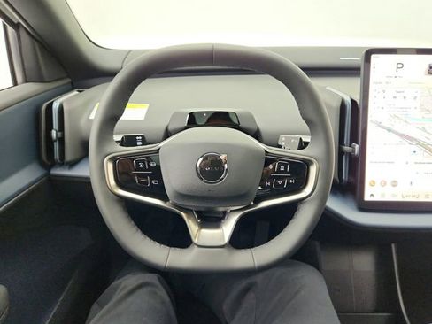 Certified 2025 Volvo EX30 Plus w/ Protection Package Premier image 24