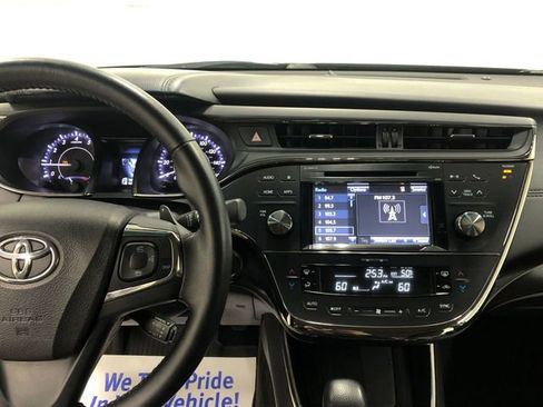 Used 2016 Toyota Avalon XLE Premium image 19