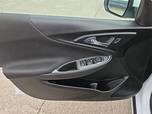 Used 2024 Chevrolet Malibu LT image 17