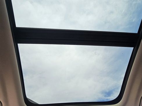 Certified 2025 Volvo XC60 B5 Plus image 26