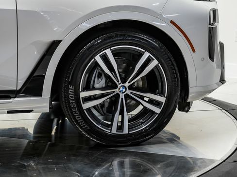 Used 2025 BMW X7 xDrive40i AWD/4WD image 67