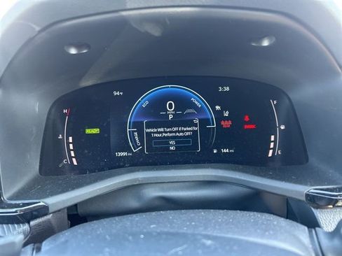 Used 2025 Toyota Camry SE image 11