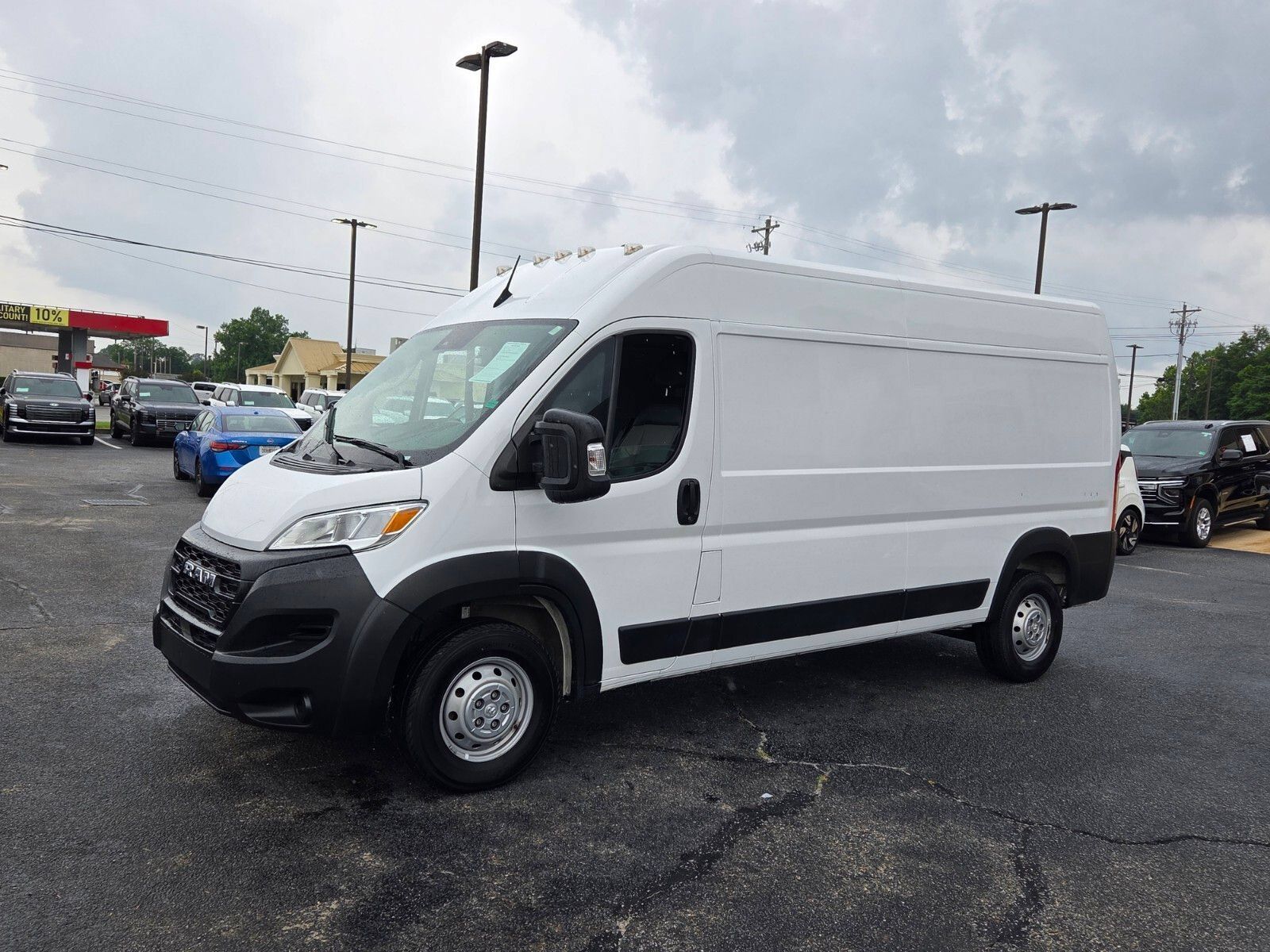 Used 2023 RAM ProMaster 2500 FWD image 3