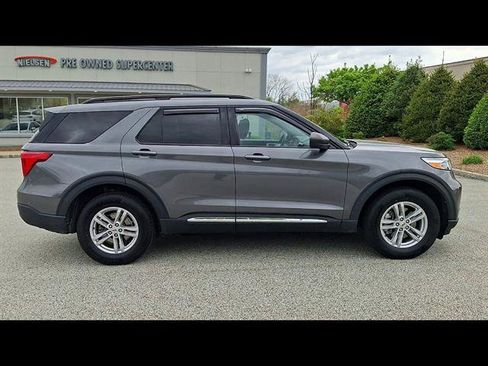 Certified 2022 Ford Explorer XLT w/ Class IV Trailer Tow Package AWD/4WD image 9