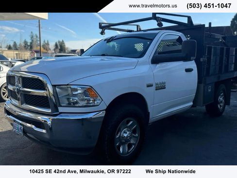 Used 2018 RAM 2500 Tradesman w/ Chrome Appearance Group image 4
