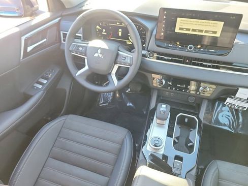 New 2026 Mitsubishi Outlander SE image 16