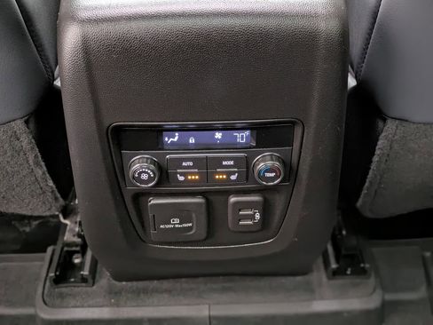 Used 2023 Buick Enclave Premium w/ Experience Buick Package AWD/4WD image 16
