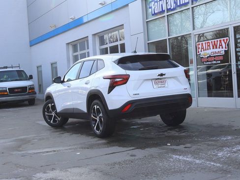 New 2026 Chevrolet Trax RS w/ Sunroof Package image 36