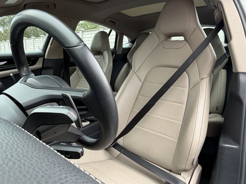 Certified 2025 Porsche Panamera 4 E-Hybrid AWD/4WD image 5