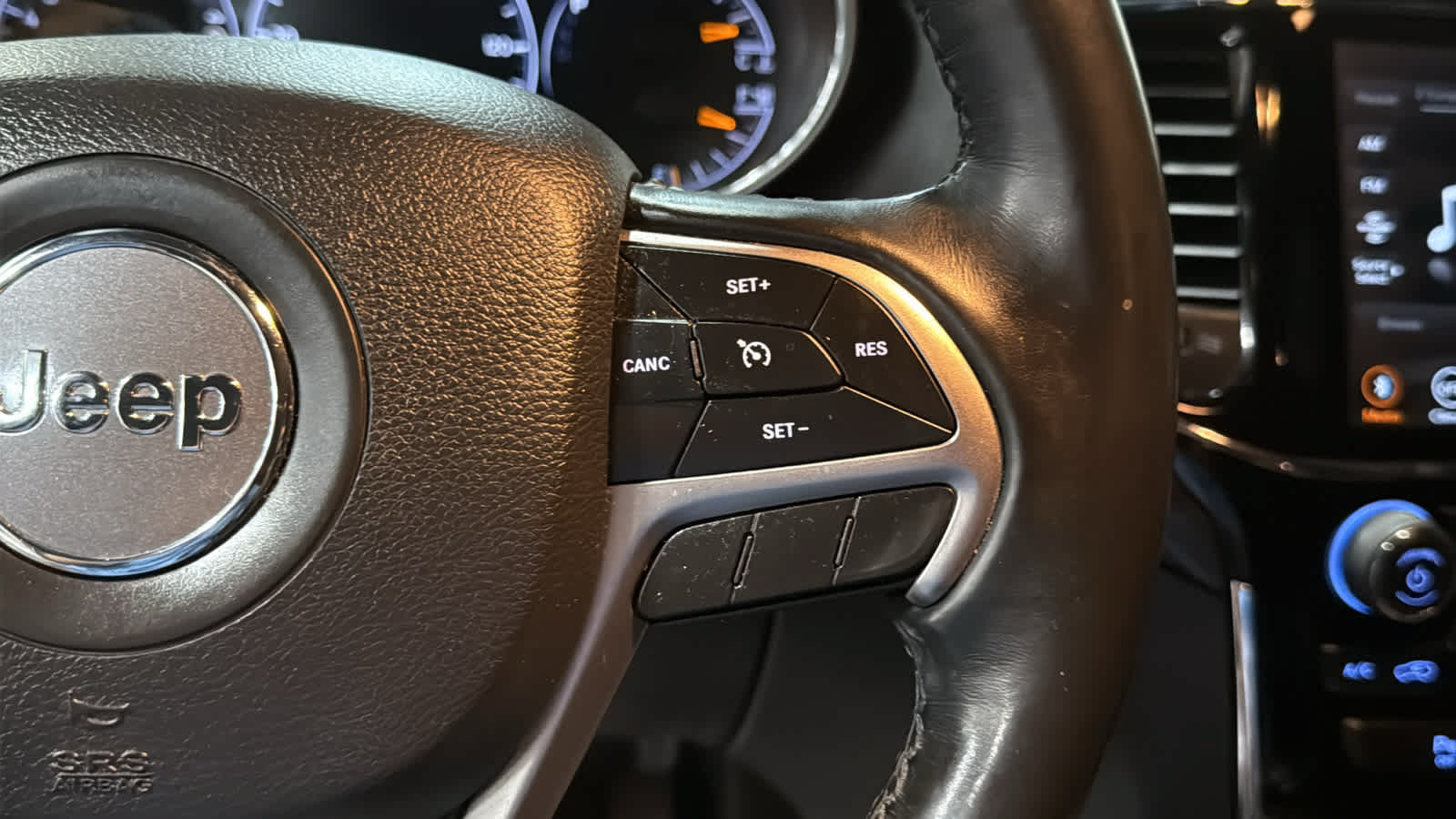 Used 2020 Jeep Grand Cherokee Altitude AWD/4WD image 13