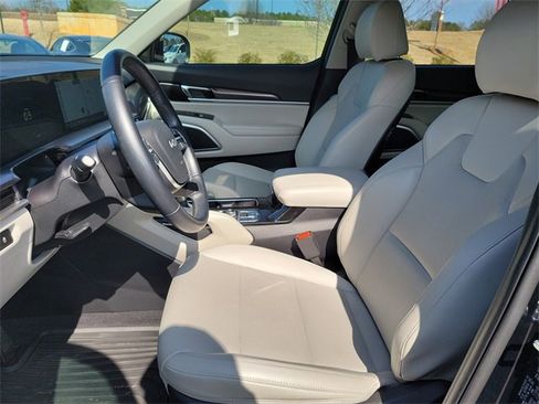 Used 2025 Kia Telluride S image 18