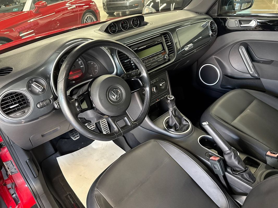 Used 2012 Volkswagen Beetle 2.0T FWD image 34