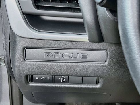 Used 2023 Nissan Rogue S AWD/4WD image 9