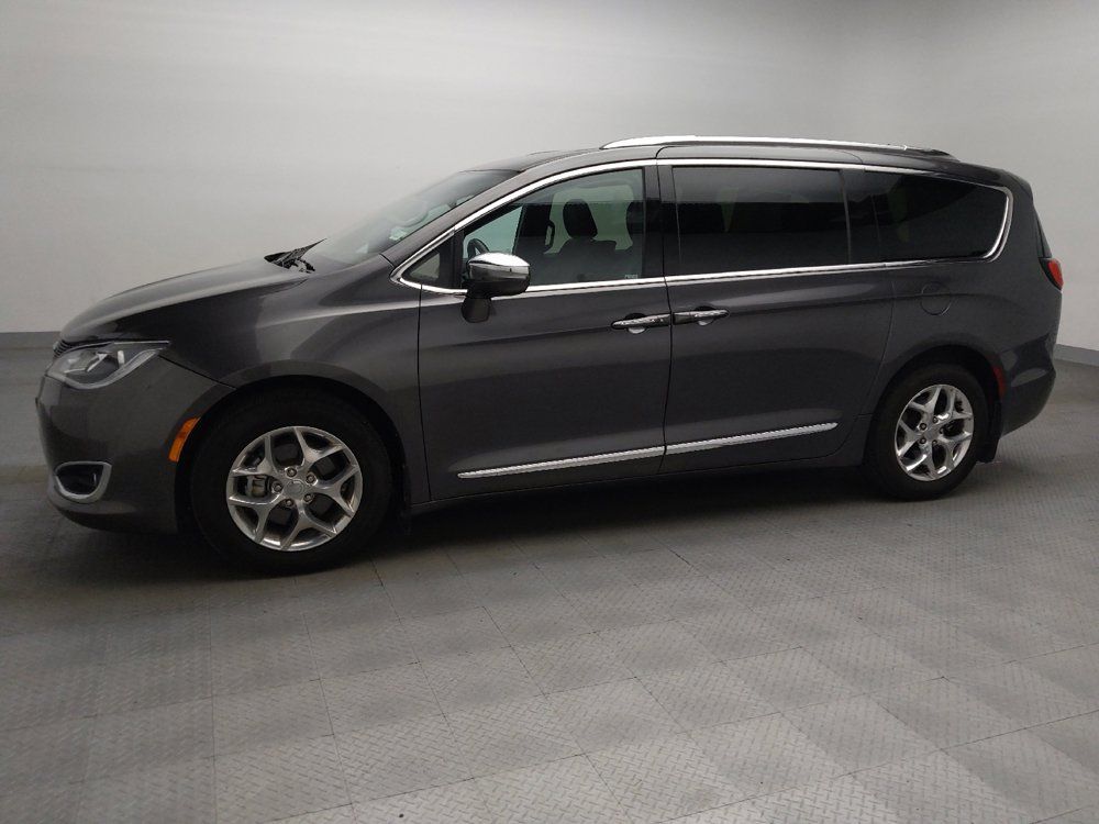 Used 2017 Chrysler Pacifica Limited FWD image 2
