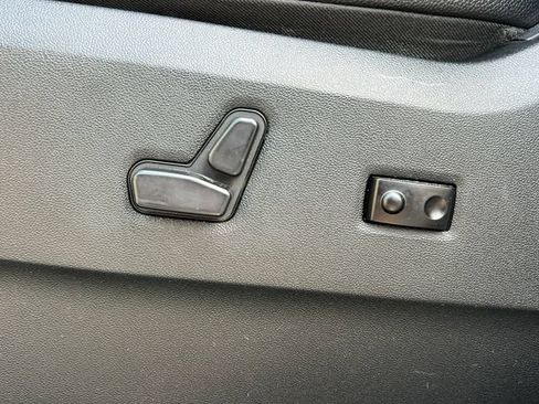 Used 2019 Dodge Grand Caravan SXT FWD image 11