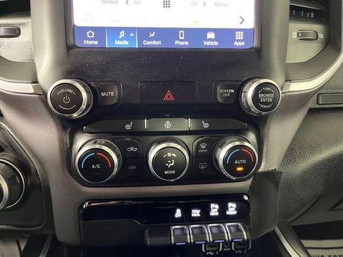 Used 2022 RAM 1500 Big Horn AWD/4WD image 32