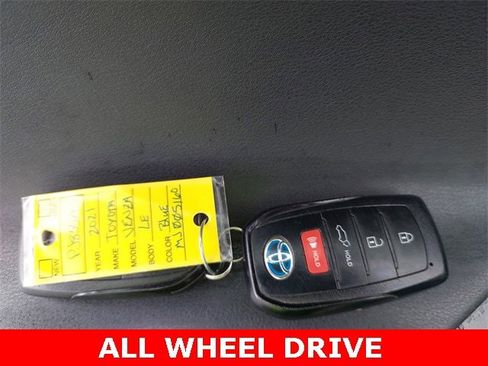 Used 2021 Toyota Venza LE image 36