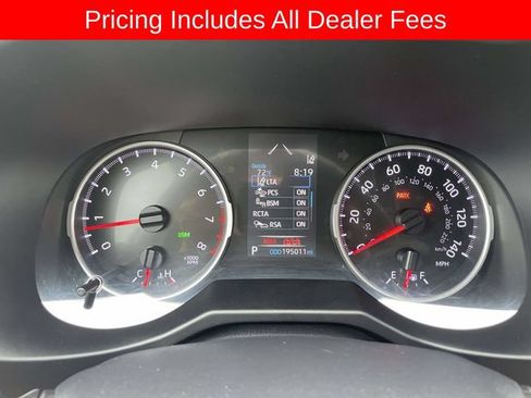 Used 2020 Toyota RAV4 XLE AWD/4WD image 23