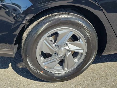 New 2026 Hyundai Elantra SE image 23
