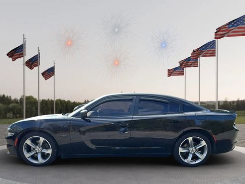 Used 2017 Dodge Charger R/T image 8