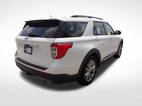 Certified 2021 Ford Explorer XLT w/ Equipment Group 202A RWD image 10