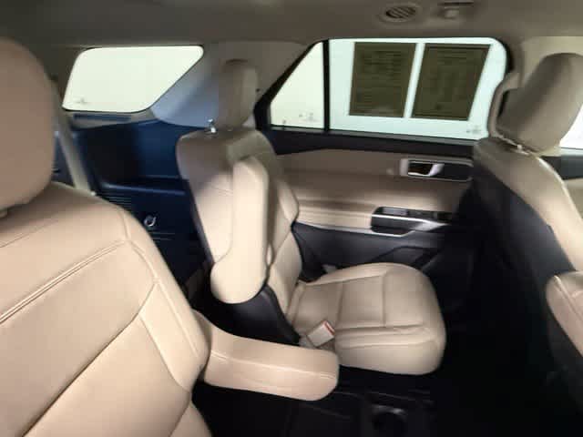Used 2020 Ford Explorer XLT w/ Equipment Group 202A RWD image 58