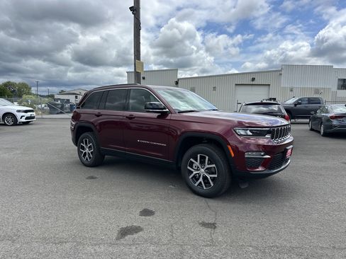 New 2025 Jeep Grand Cherokee Limited w/ Luxury Tech Group II AWD/4WD image 7