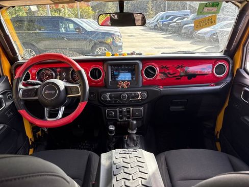 Used 2019 Jeep Wrangler Unlimited Sahara image 8