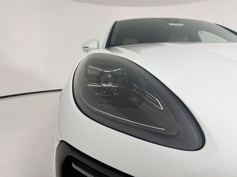 New 2026 Porsche Macan AWD/4WD image 31