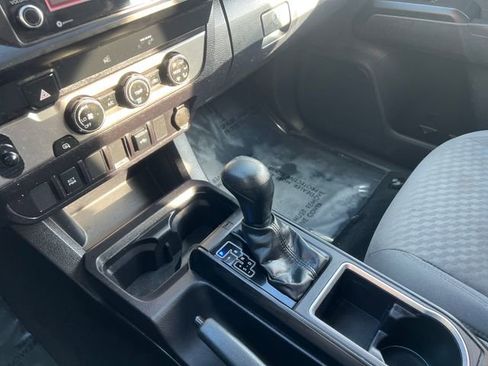 Used 2022 Toyota Tacoma SR image 30