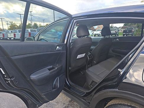 Used 2022 Kia Sportage LX image 24