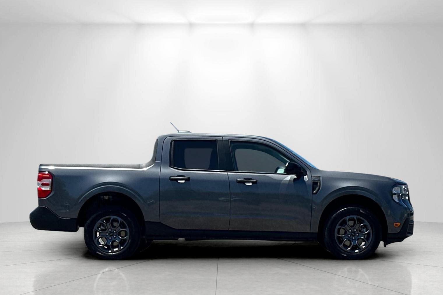 Used 2026 Ford Maverick XLT w/ XLT Luxury Package FWD image 2