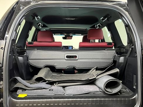 Used 2023 Lexus GX 460 Premium image 9