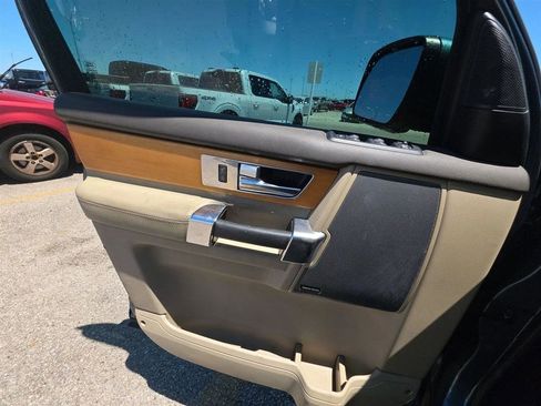 Used 2012 Land Rover LR4 AWD/4WD image 15