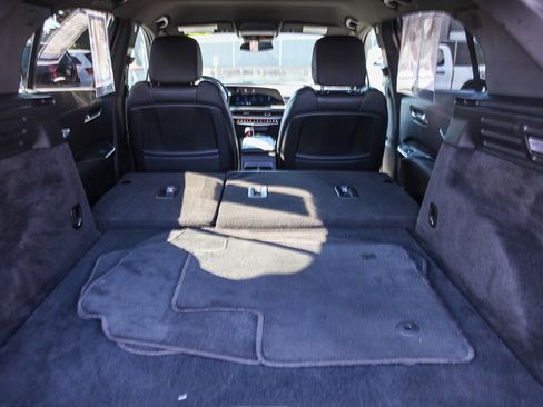 Used 2024 Cadillac XT4 Premium Luxury image 16