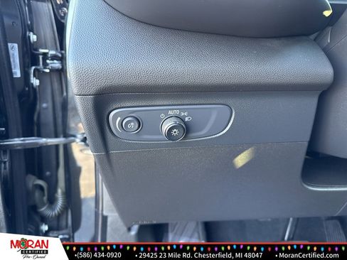 Used 2022 Buick Envision Essence w/ Safety Package image 17